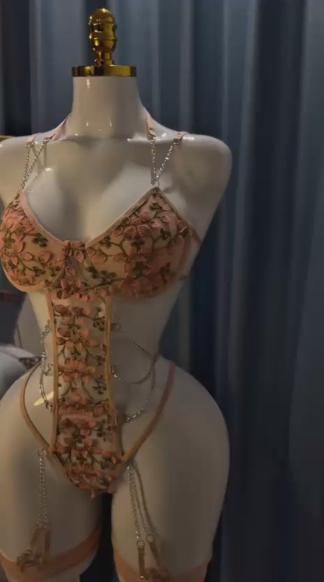 Charger la vidéo : Chic &amp; Shine bodysuit lingerie